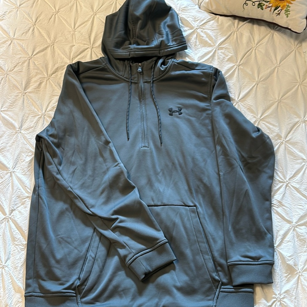 Brand new never worn , no tags , XL Under Armor hooded sweatshirt, coldgear
